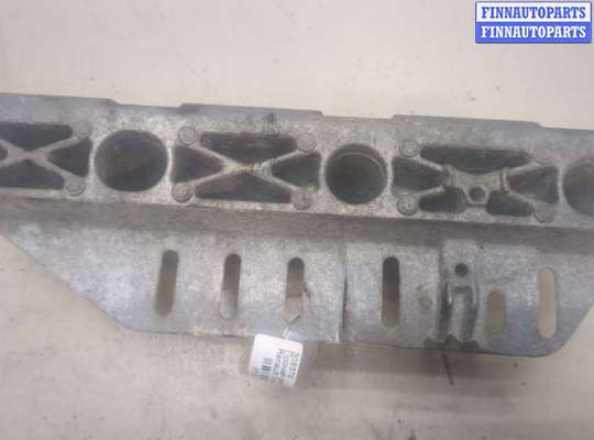 купить Кронштейн (лапа крепления) на Renault Scenic 1996-2002