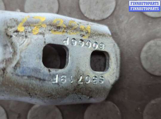 купить Петля двери на Chevrolet Equinox 2017-2024