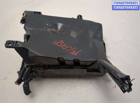 купить Блок предохранителей на Toyota Auris E15 2006-2012