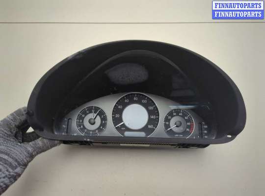 Щиток приборов на Mercedes-Benz CLK (W209)