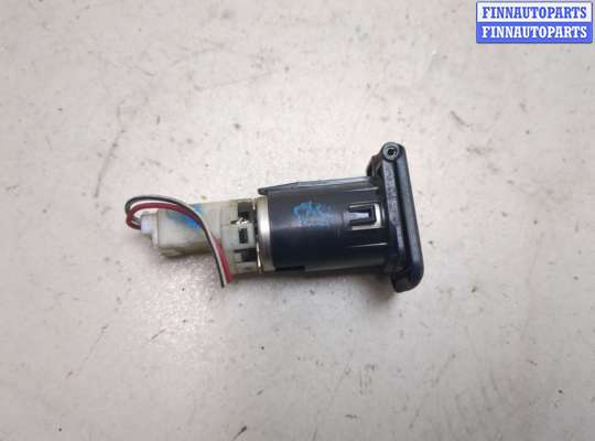 купить Розетка прикуривателя на Toyota Highlander 2 2007-2013