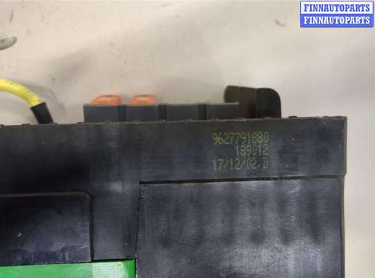 Блок предохранителей PG725625 на Citroen C8 2002-2008