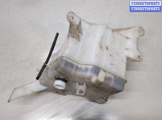 купить Бачок омывателя на Toyota Auris E15 2006-2012