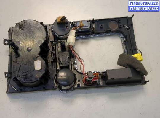 купить Рамка под кулису на Volkswagen Touareg 2002-2007