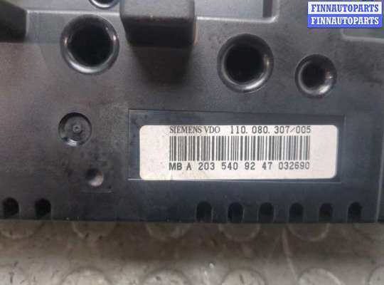 Щиток приборов на Mercedes-Benz C (W203)