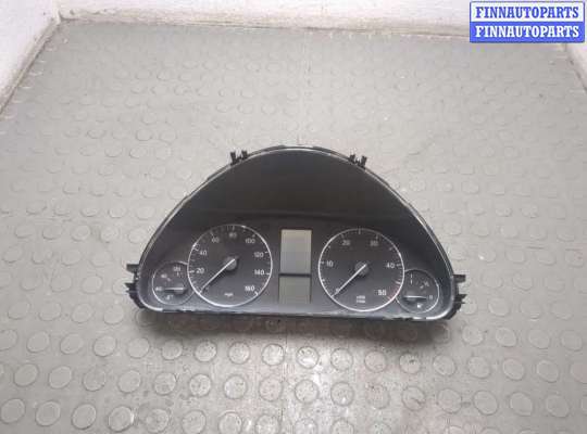 Щиток приборов на Mercedes-Benz C (W203)