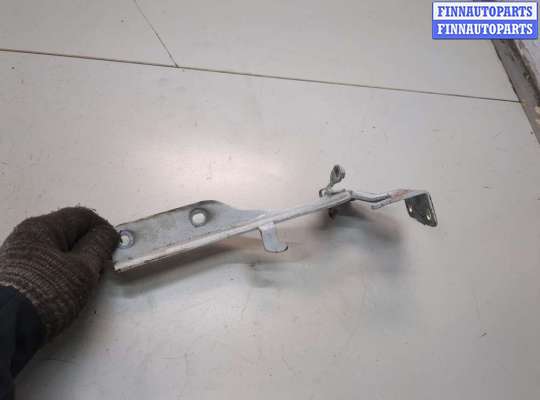 купить Петля капота на Nissan Juke 2010-2019