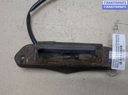 купить Кнопка открывания багажника на Mitsubishi Outlander XL 2006-2012