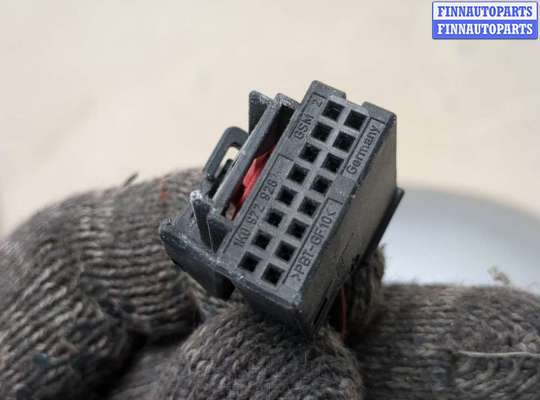 Зеркало боковое на Volkswagen Golf Plus (5M1)