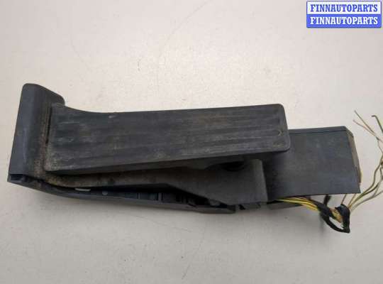 Педальный узел (педаль) на BMW 7 (E38)