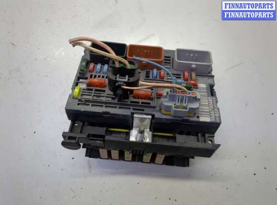 Блок предохранителей PG1222332 на Peugeot 308 2007-2013