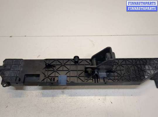 купить Кронштейн радиатора на Land Rover Discovery 4 2009-2016