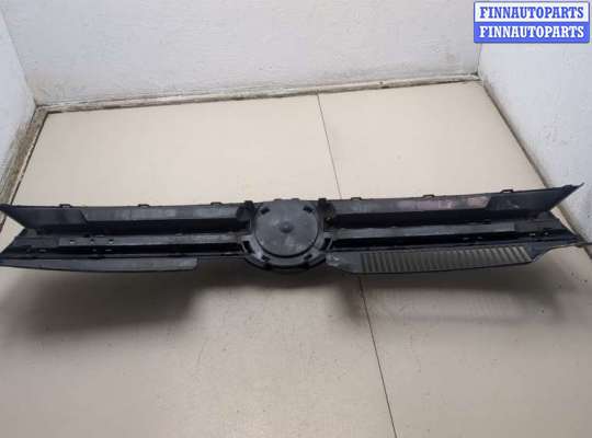 купить Решетка радиатора на Volkswagen Golf 6 2008-2012