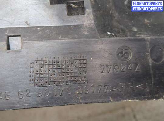купить Жабо под дворники (дождевик) на Peugeot 406 1999-2004
