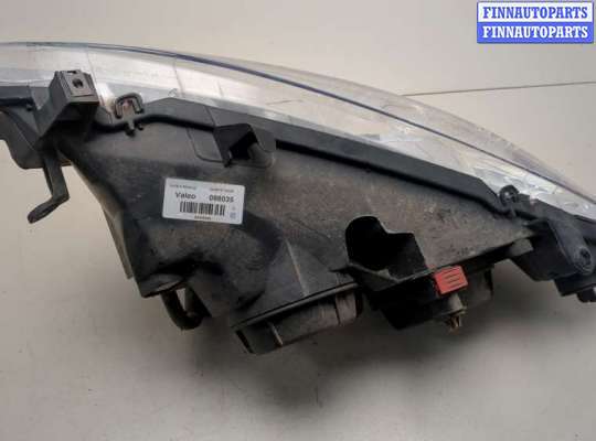 Фара передняя на Peugeot 307