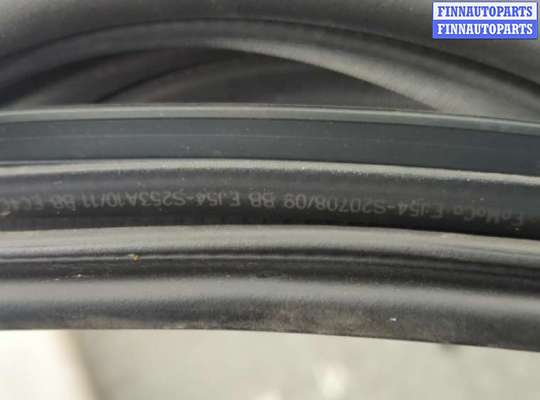 купить Уплотнитель на Ford Escape 2012-2015