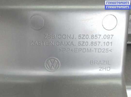 Бардачок (вещевой ящик) на Volkswagen Fox (5Z)