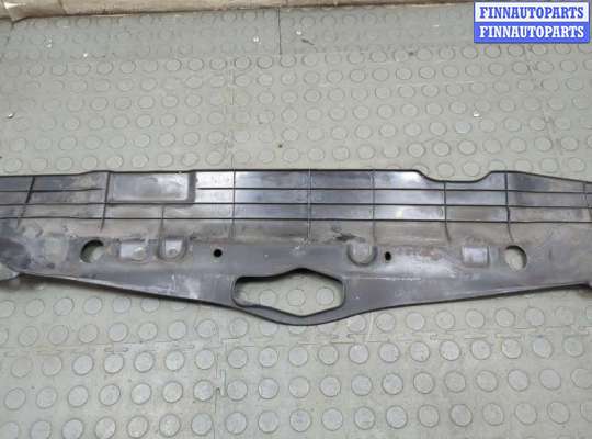 купить Накладка замка капота на Toyota Corolla E12 2001-2006