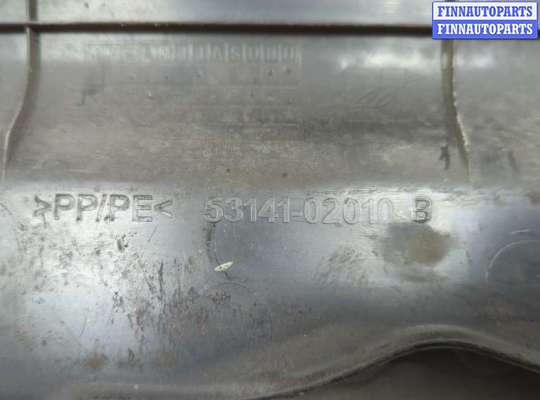 купить Накладка замка капота на Toyota Corolla E12 2001-2006