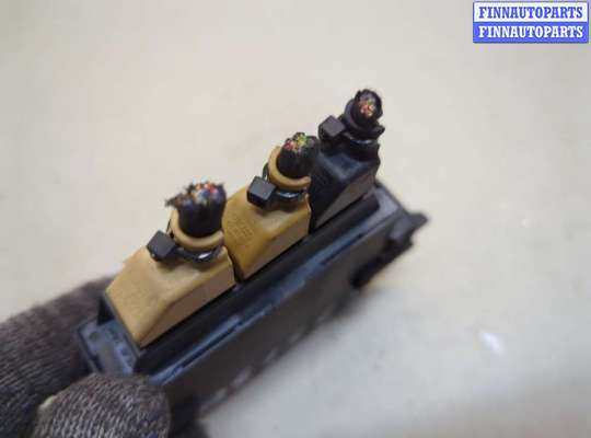 ЭБУ PDC (электронный блок управления парктрониками) на Volkswagen Passat B7 (36)