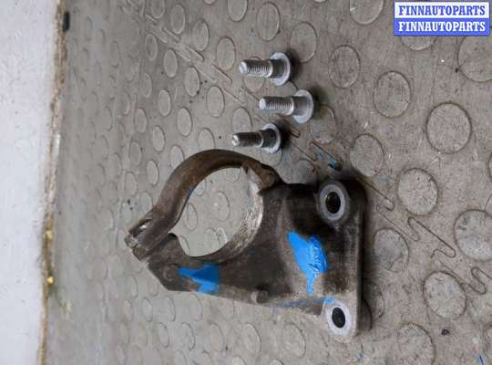 купить Кронштейн полуоси на Renault Megane 3 2009-2016