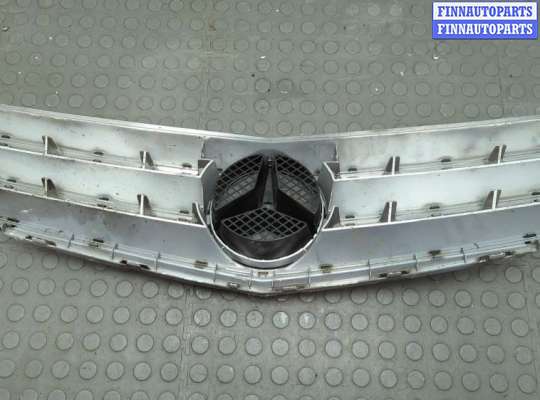 купить Решетка радиатора на Mercedes C W204 2006-2015
