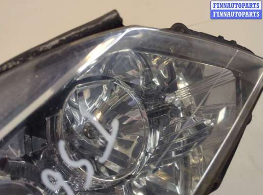Фара передняя на Mercedes-Benz C (W204)