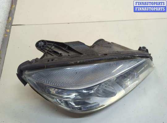 Фара передняя на Mercedes-Benz C (W204)