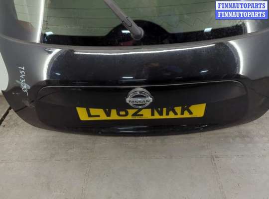 Стекло заднее на Nissan Juke