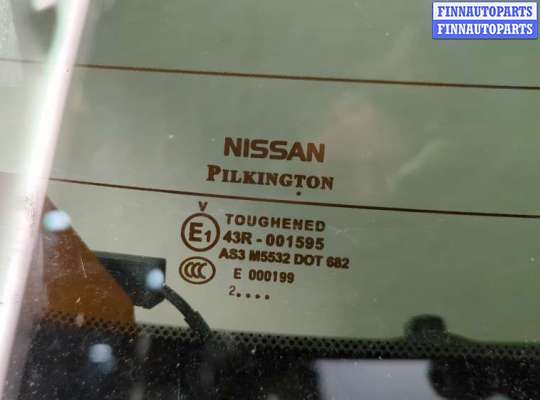 Стекло заднее на Nissan Juke