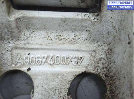 купить Петля крышки багажника на Mercedes Sprinter 2006-2018