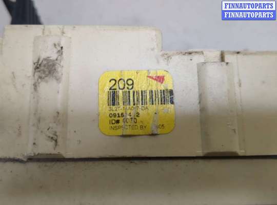 купить Блок предохранителей на Ford Explorer 2001-2006