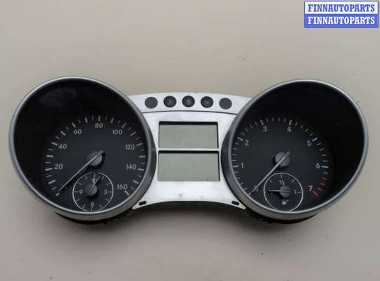 Щиток приборов (приборная панель) MB1576901 на Mercedes R W251 2005-2017