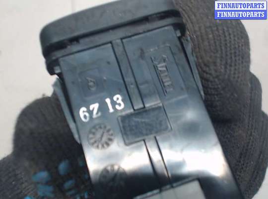 Кнопка аварийной остановки на Mazda 323 (BA) 323C/ 323F/ 323S/ 323P