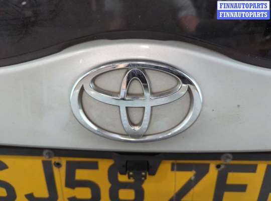 купить Крышка (дверь) багажника на Toyota Prius 2003-2009