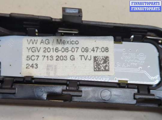 купить Рамка под кулису на Volkswagen Jetta 6 2010-2018