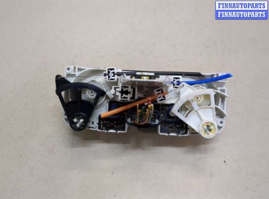 Блок управления печкой на Nissan Micra (K12)