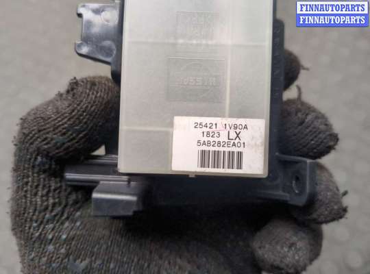 купить Кнопка стеклоподъемника (блок кнопок) на Infiniti QX80 2014-2017