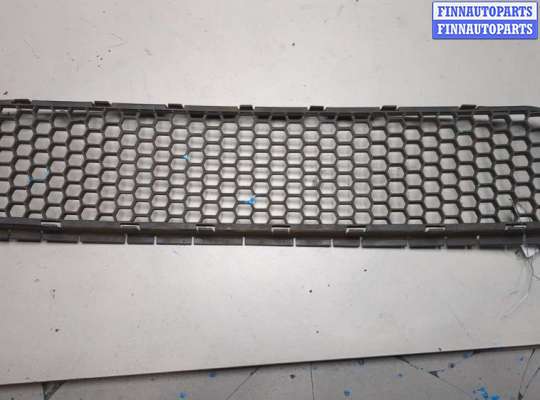 купить Заглушка (решётка) бампера на Volkswagen Touareg 2006-2010