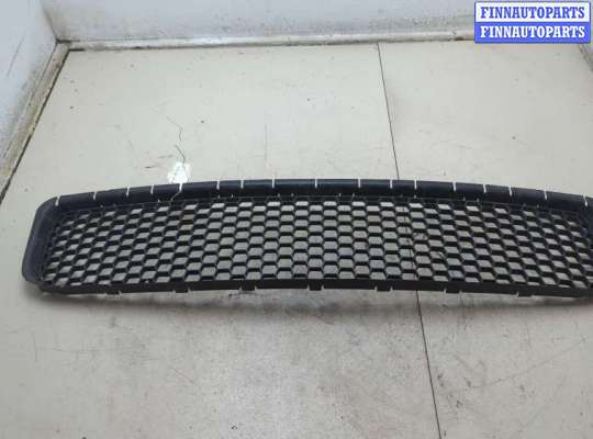 купить Заглушка (решётка) бампера на Volkswagen Touareg 2006-2010