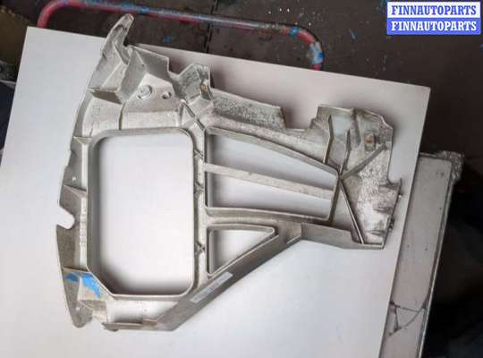 Кронштейн бампера FO2224937 на Ford Focus 2 2008-2011