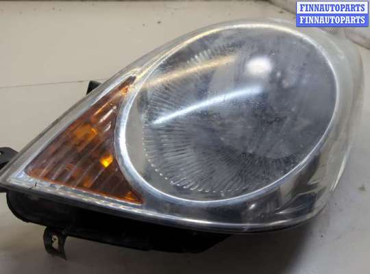 Фара передняя на Nissan Note (E11)