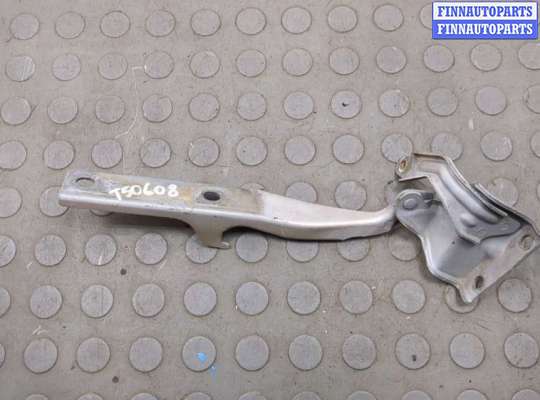 Петля капота