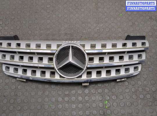 Решетка радиатора MB1458511 на Mercedes ML W164 2005-2011