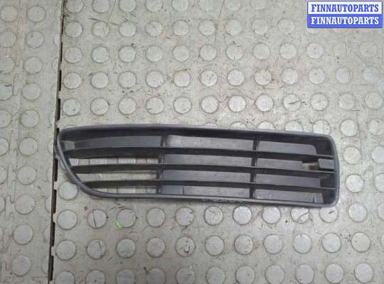 Заглушка (решётка) бампера AU1719219 на Audi A4 (B5) 1994-2000