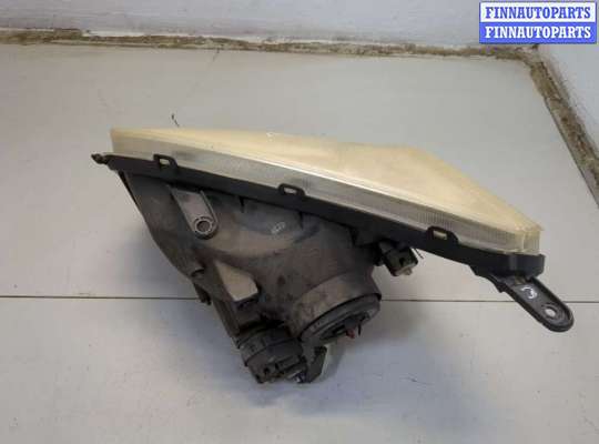 Фара передняя на Toyota RAV4 II (XA20)