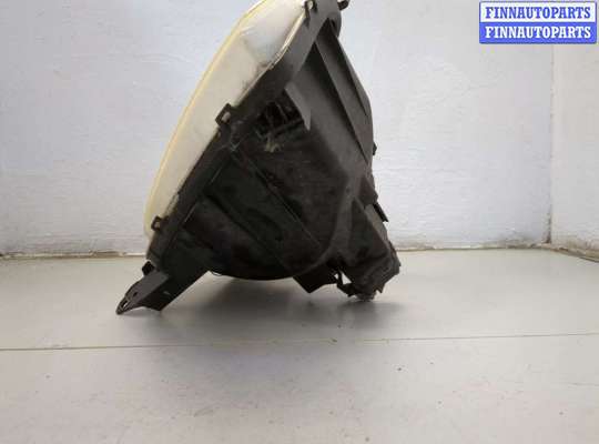 Фара передняя на Toyota RAV4 II (XA20)