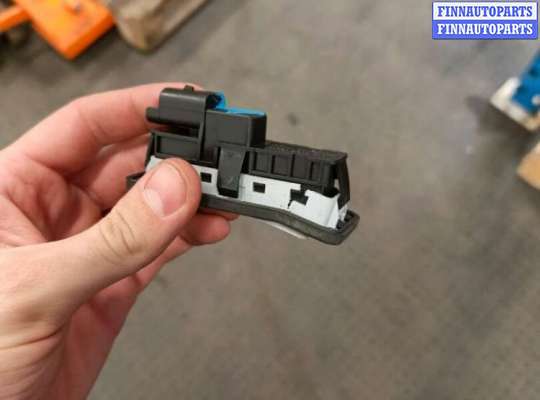 купить Кнопка открывания багажника с крышки на Citroen C4 Picasso 2013-2018