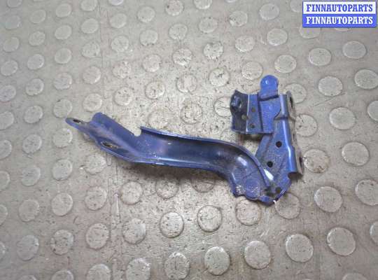 Петля капота на Toyota Camry XV70