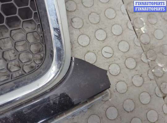купить Решетка радиатора на Volkswagen Touareg 2006-2010